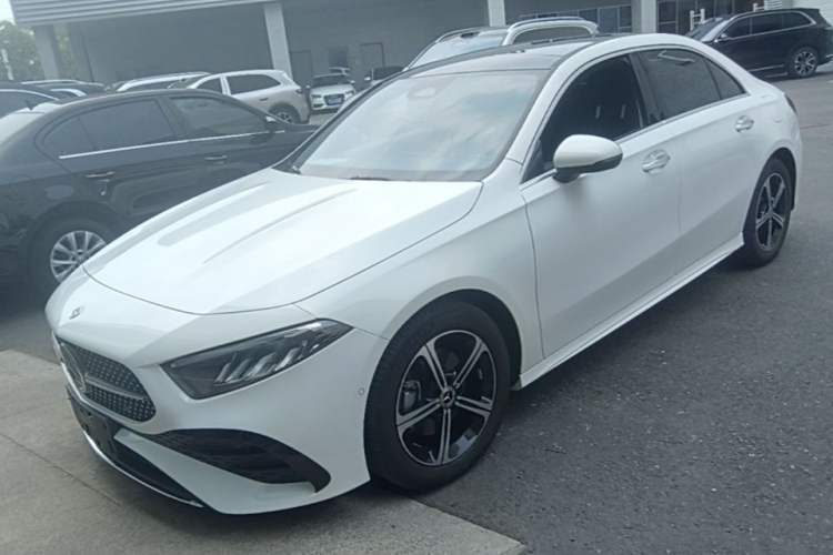 Ojetý Mercedes-Benz A-Class 2025 A 200 L Fashion Model Guazi used car, China used car export, Used car for sale, Used  cars, Cheapest cars for sale