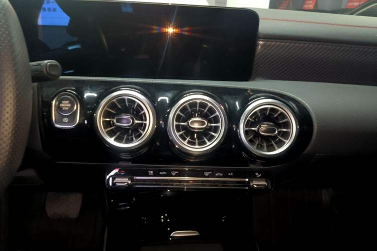 Used Mercedes-Benz A-Class 2025 A 200 L Fashion Model Audio And AC Panel