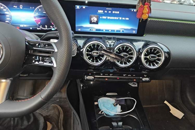 Used Mercedes-Benz A-Class 2025 Facelifted A 200 L Fashion Edition Audio And AC Panel