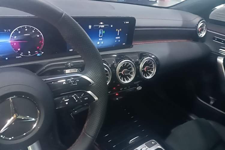 Used Mercedes-Benz A-Class 2025 A 200 L Fashion Model Audio And AC Panel