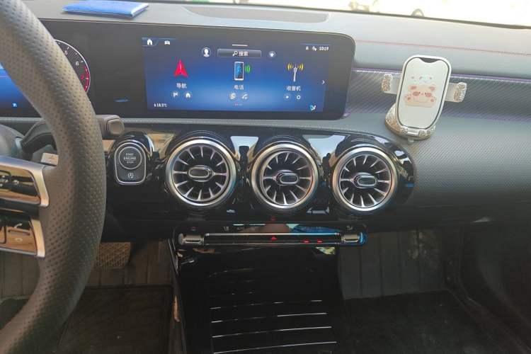 Used Mercedes-Benz A-Class 2025 A 200 L Fashion Model Audio And AC Panel