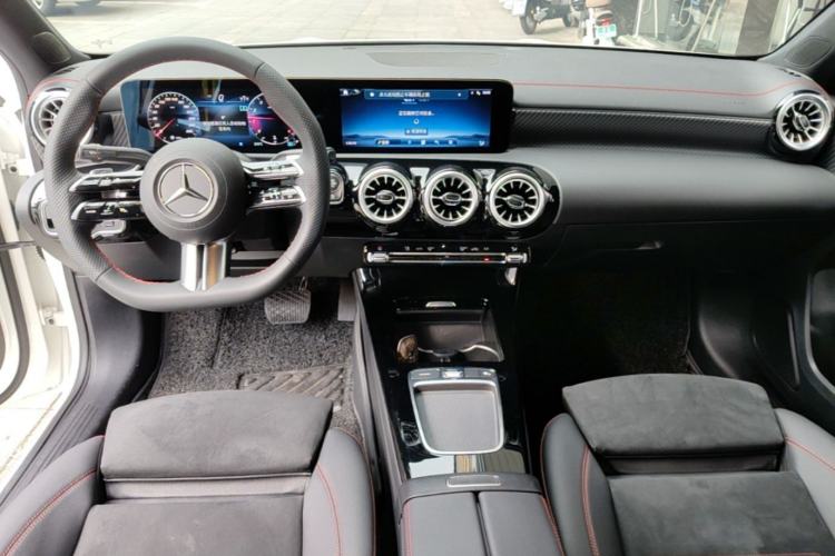 Used Mercedes-Benz A-Class 2025 A 200 L Fashion Model Center Console