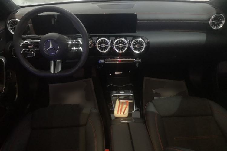 Used Mercedes-Benz A-Class 2025 A 200 L Fashion Model Center Console