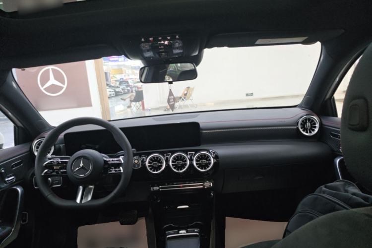 Used Mercedes-Benz A-Class 2025 Facelifted A 200 L Fashion Edition Center Console