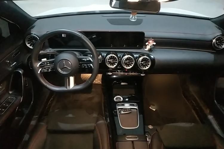 Used Mercedes-Benz A-Class 2025 A 200 L Fashion Model Center Console