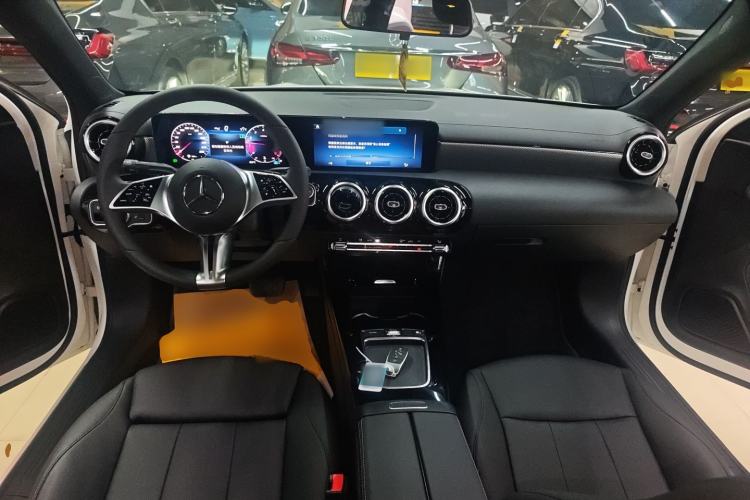Used Mercedes-Benz A-Class 2025 A 180 L Center Console