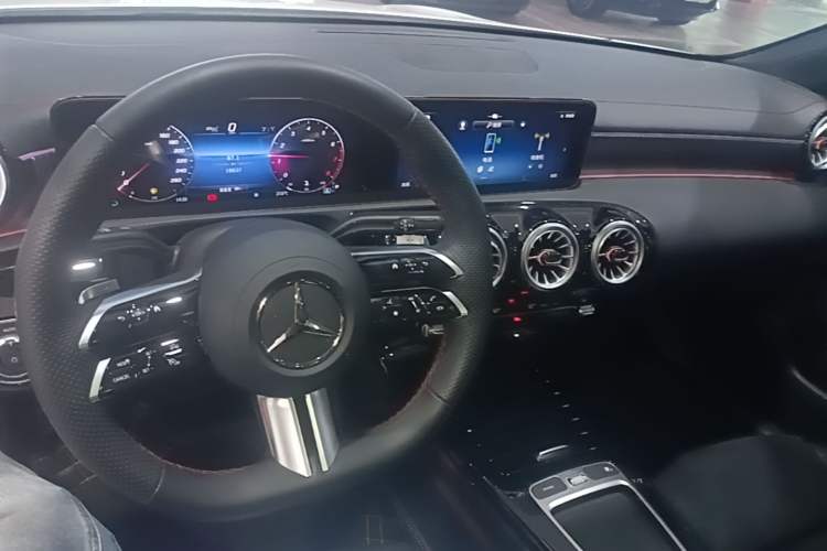 Used Mercedes-Benz A-Class 2025 A 200 L Fashion Model Center Console