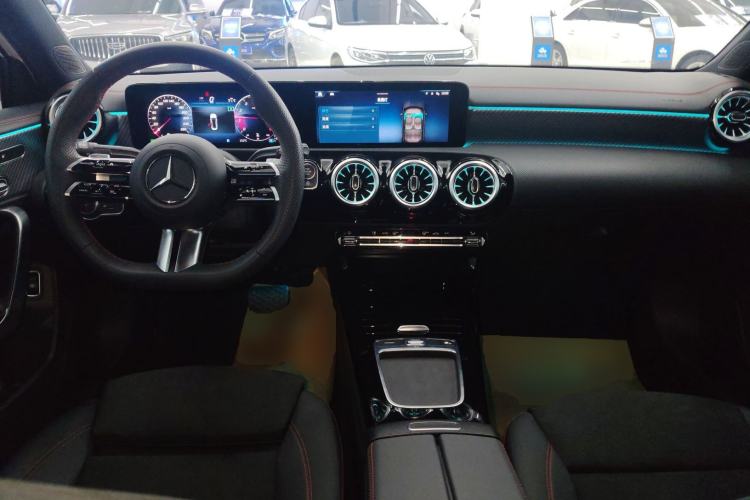 Used Mercedes-Benz A-Class 2025 A 200 L Fashion Model Center Console