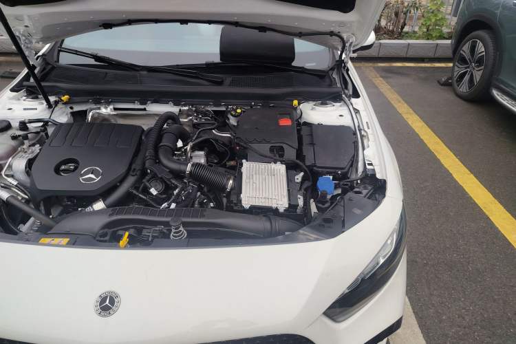 Used Mercedes-Benz A-Class 2025 A 200 L Fashion Model Engine Bay Left