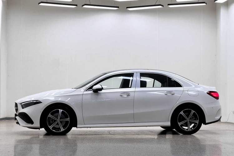 Used Mercedes-Benz A-Class 2025 A 200 L Fashion Model Exterior 3