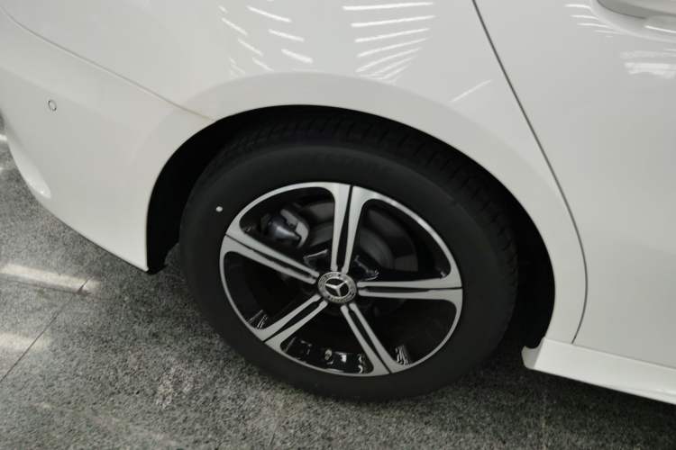 Used Mercedes-Benz A-Class 2025 A 200 L Fashion Model Exterior 5