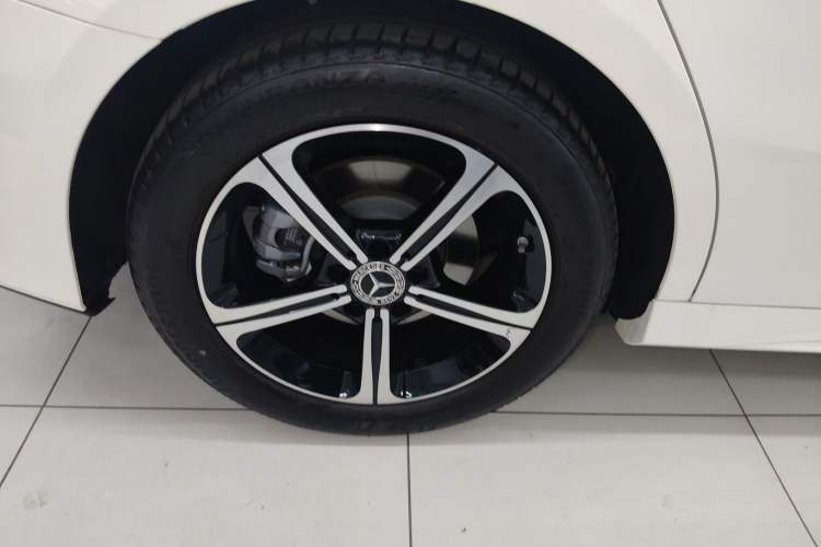 Used Mercedes-Benz A-Class 2025 A 200 L Fashion Model Exterior 5