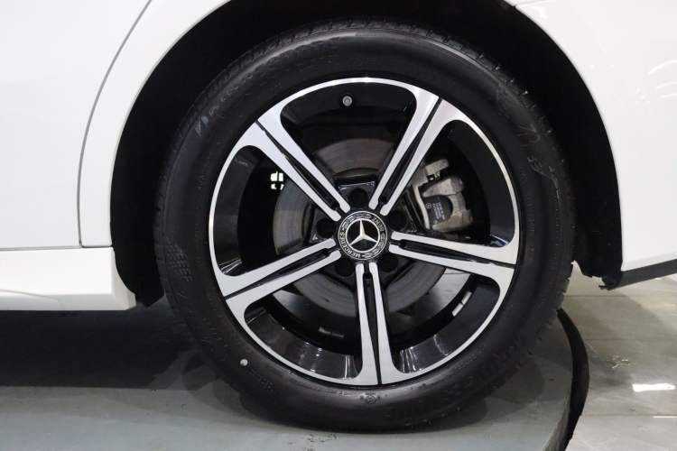 Used Mercedes-Benz A-Class 2025 A 200 L Fashion Model Exterior 6