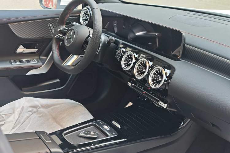 Used Mercedes-Benz A-Class 2025 A 200 L Fashion Model Exterior 6
