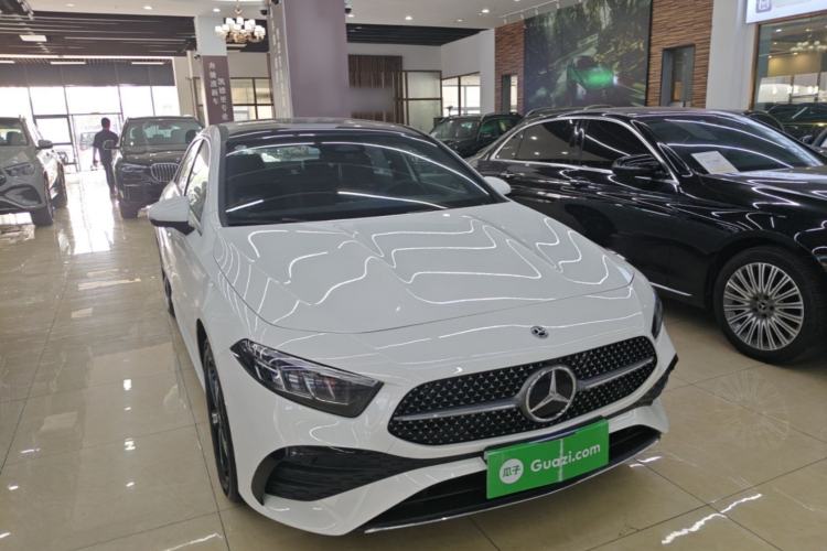 Used Mercedes-Benz A-Class 2025 Facelifted A 200 L Fashion Edition Front Right 45 Deg