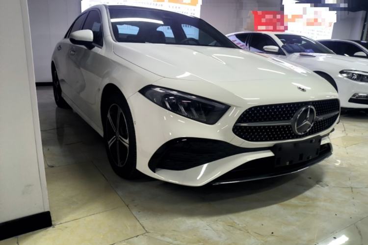 Used Mercedes-Benz A-Class 2025 A 200 L Fashion Model Front Right 45 Deg