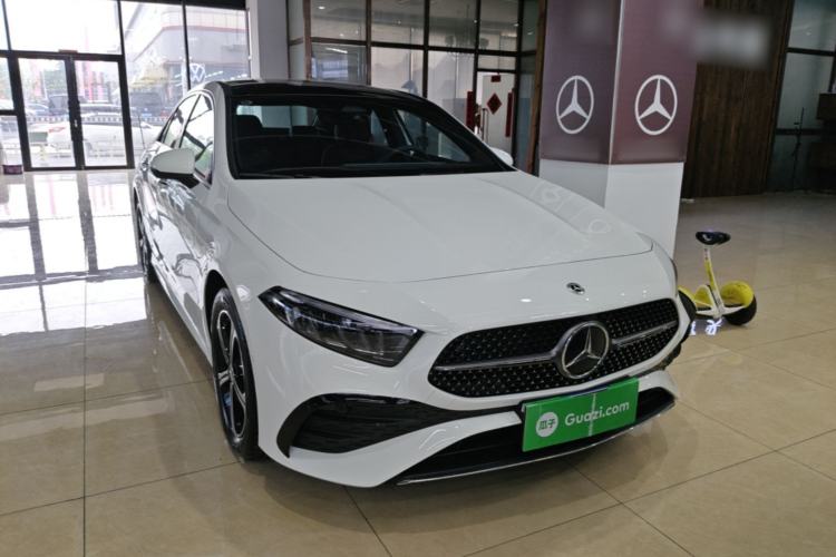 Used Mercedes-Benz A-Class 2025 A 200 L Fashion Model Front Right 45 Deg