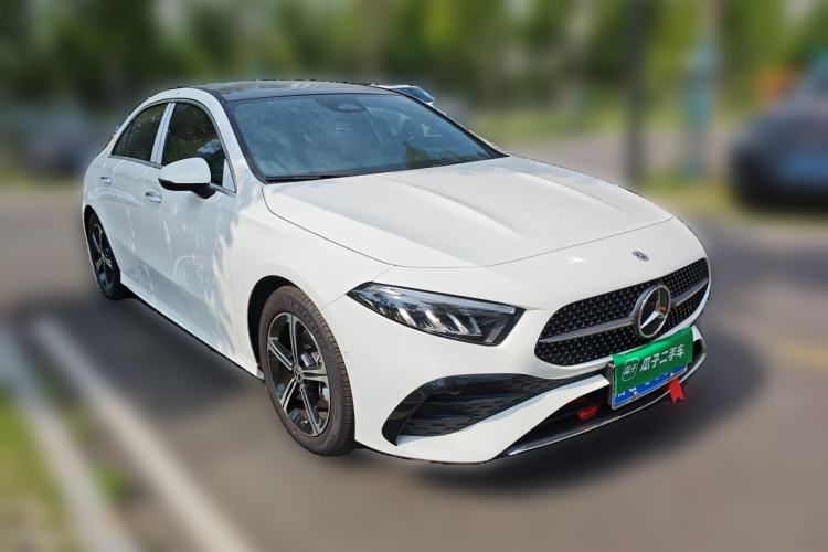 Used Mercedes-Benz A-Class 2025 A 200 L Fashion Model Front Right 45 Deg