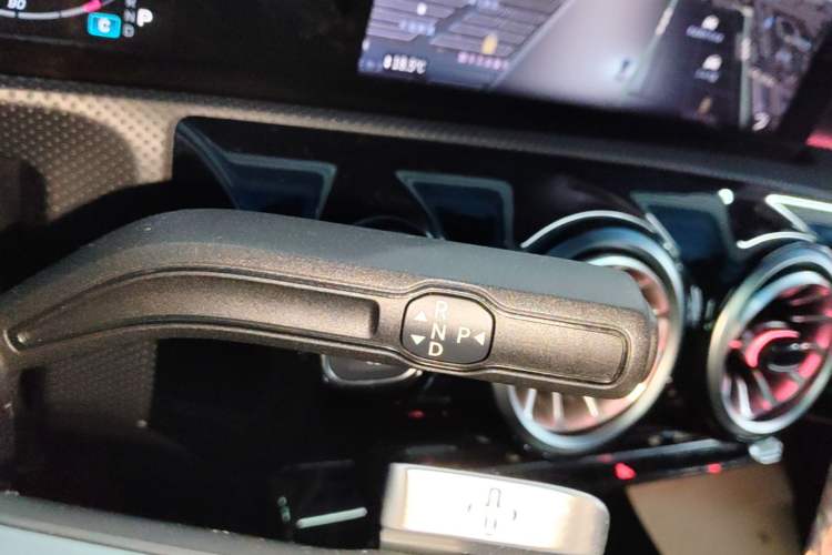 Used Mercedes-Benz A-Class 2025 A 200 L Fashion Model Gear Lever