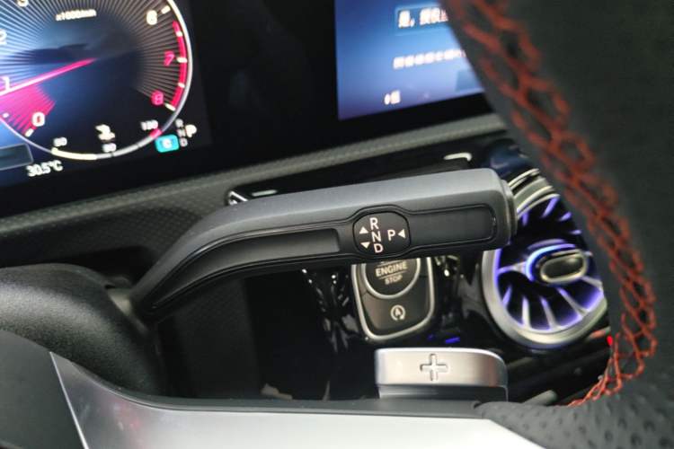 Used Mercedes-Benz A-Class 2025 Facelifted A 200 L Fashion Edition Gear Lever