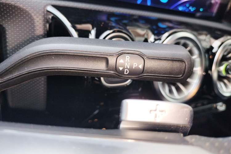 Used Mercedes-Benz A-Class 2025 A 200 L Fashion Model Gear Lever