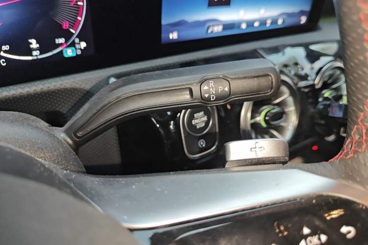 Used Mercedes-Benz A-Class 2025 Facelifted A 200 L Fashion Edition Gear Lever