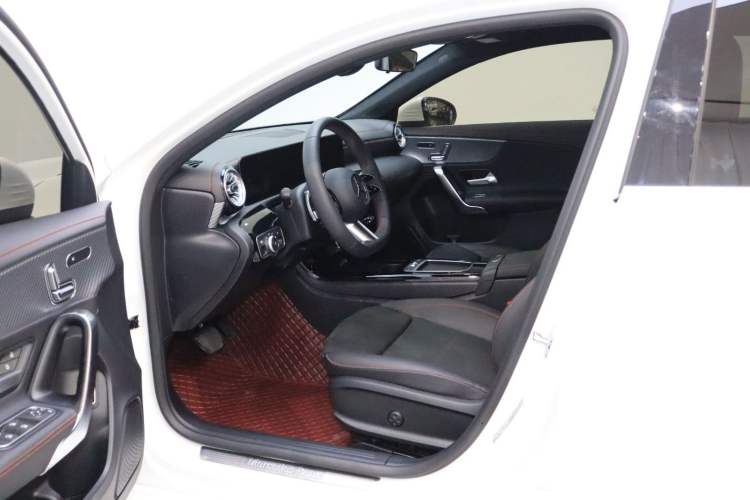 Used Mercedes-Benz A-Class 2025 A 200 L Fashion Model Interior 1