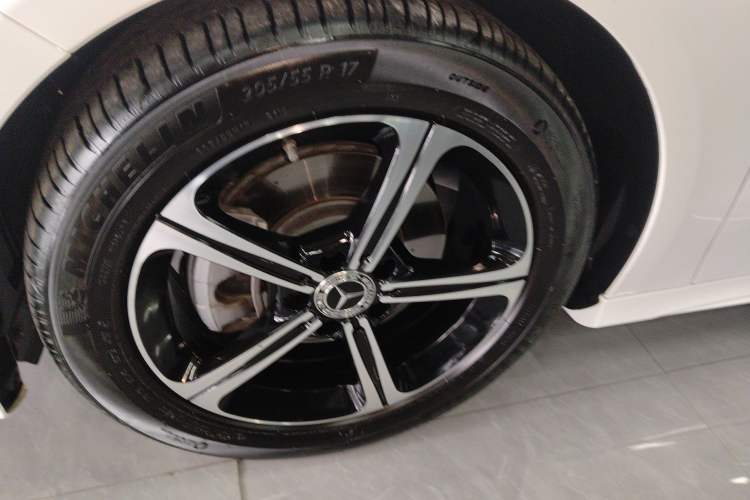 Used Mercedes-Benz A-Class 2025 A 200 L Fashion Model Left Front Wheel Hub
