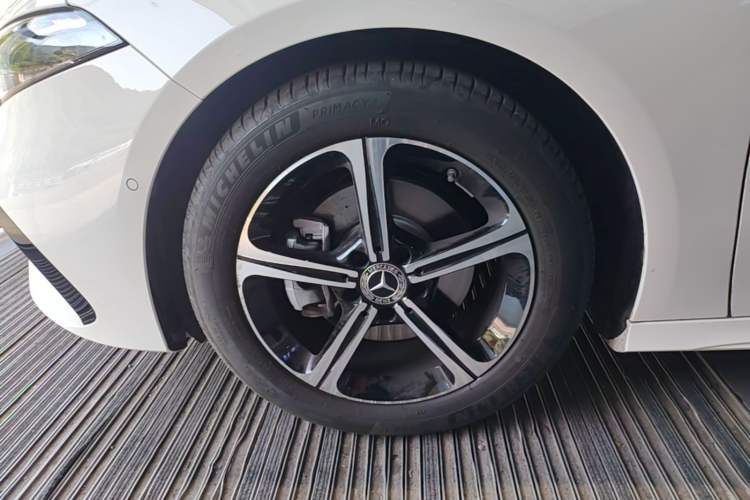 Used Mercedes-Benz A-Class 2025 A 200 L Fashion Model Left Front Wheel Hub