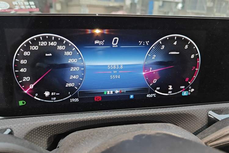 Used Mercedes-Benz A-Class 2025 Facelifted A 200 L Fashion Edition Odometer Close Up