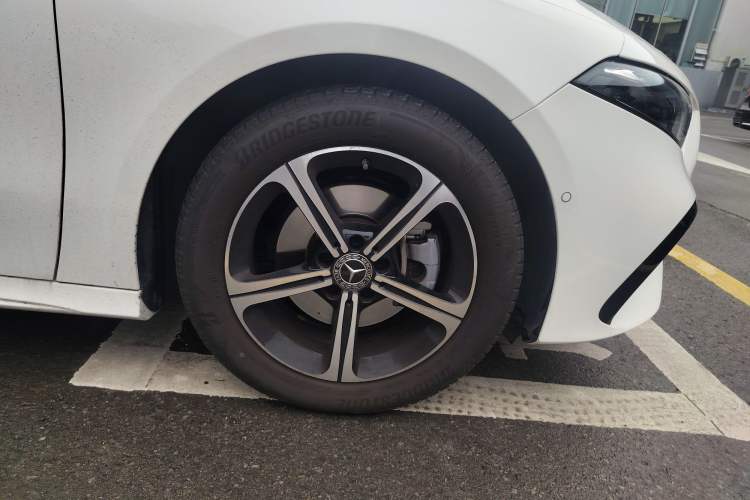 Used Mercedes-Benz A-Class 2025 A 200 L Fashion Model Right Front Wheel Hub