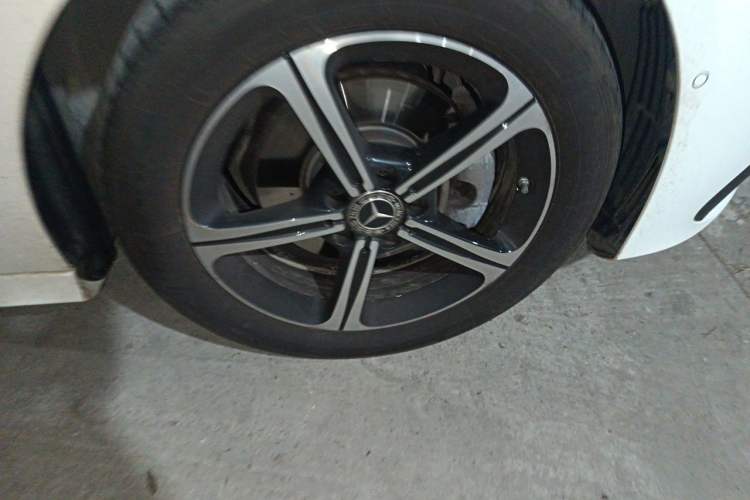 Used Mercedes-Benz A-Class 2025 A 200 L Fashion Model Right Front Wheel Hub