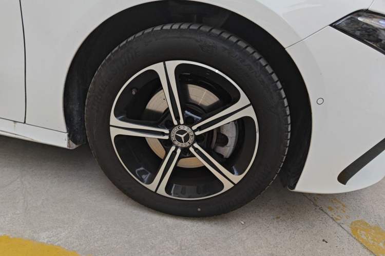 Used Mercedes-Benz A-Class 2025 Facelifted A 200 L Fashion Edition Right Front Wheel Hub
