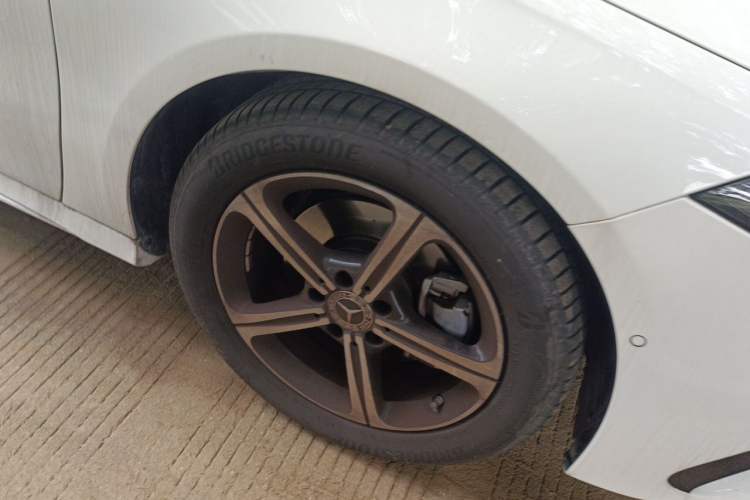 Used Mercedes-Benz A-Class 2025 A 200 L Fashion Model Right Front Wheel Hub