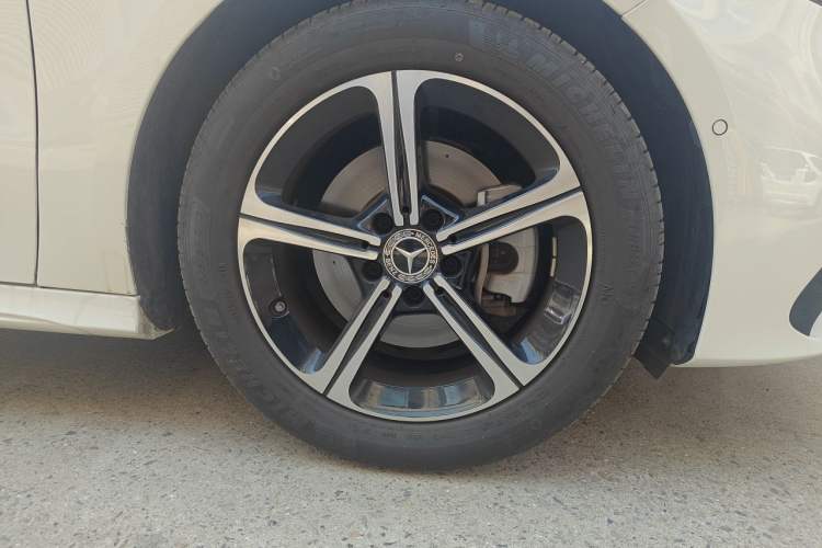 Used Mercedes-Benz A-Class 2025 A 200 L Fashion Model Right Front Wheel Hub