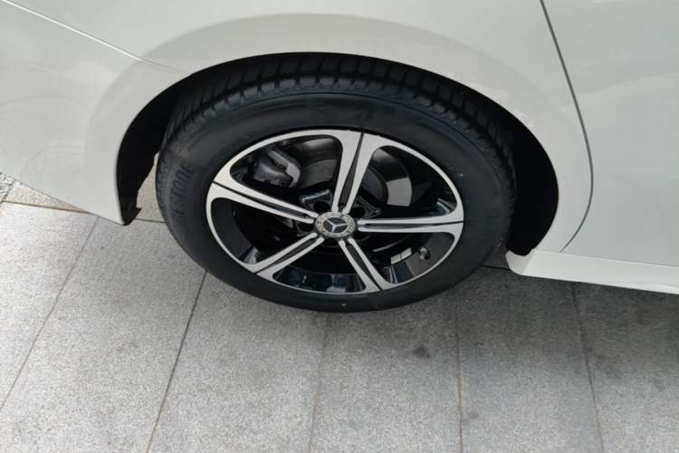 Used Mercedes-Benz A-Class 2025 A 200 L Fashion Model Right Rear Wheel Hub