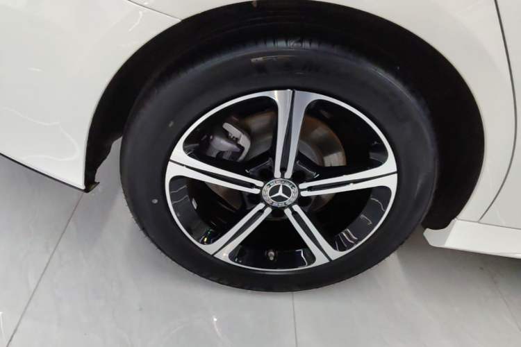 Used Mercedes-Benz A-Class 2025 A 200 L Fashion Model Right Rear Wheel Hub