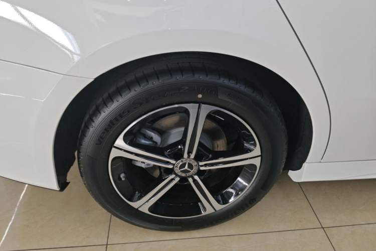 Used Mercedes-Benz A-Class 2025 Facelifted A 200 L Fashion Edition Right Rear Wheel Hub