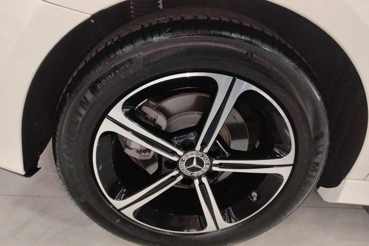 Used Mercedes-Benz A-Class 2025 A 200 L Fashion Model Right Rear Wheel Hub