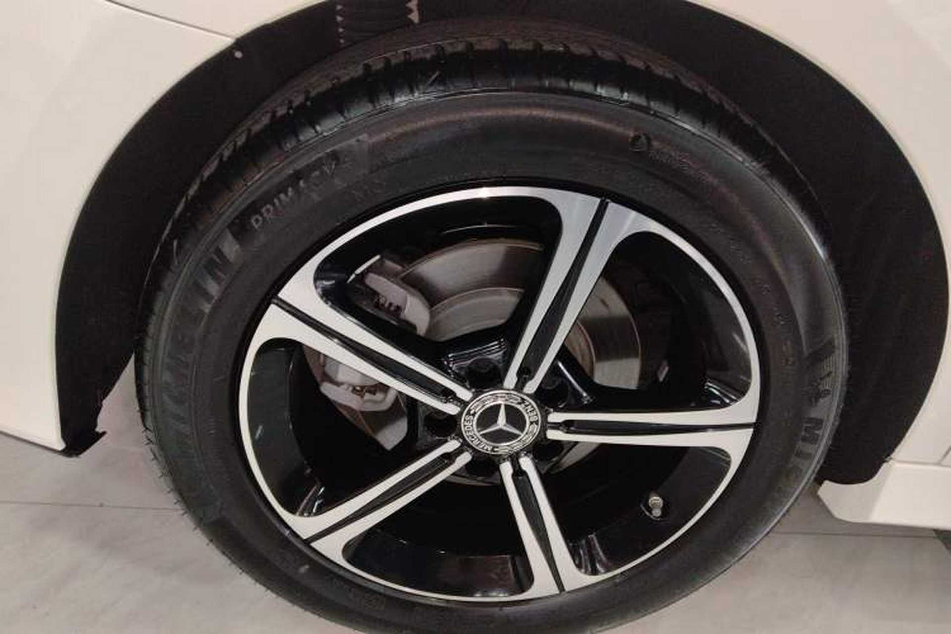 Used Mercedes-Benz A-Class 2025 A 200 L Fashion Model Right Rear Wheel Hub