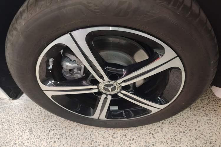 Used Mercedes-Benz A-Class 2025 A 200 L Fashion Model Right Rear Wheel Hub