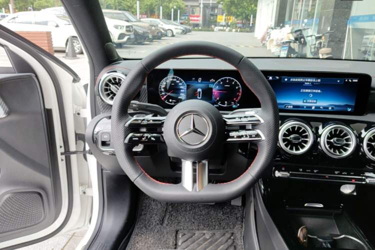 Used Mercedes-Benz A-Class 2025 A 200 L Fashion Model Steering Wheel