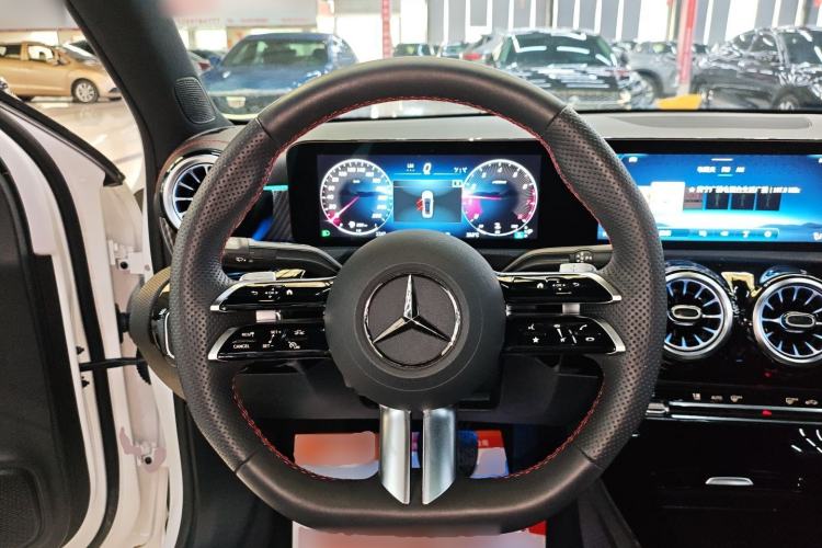 Used Mercedes-Benz A-Class 2025 A 200 L Fashion Model Steering Wheel