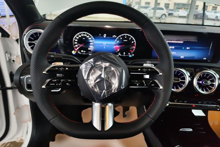 Used Mercedes-Benz A-Class 2025 A 200 L Fashion Model Steering Wheel