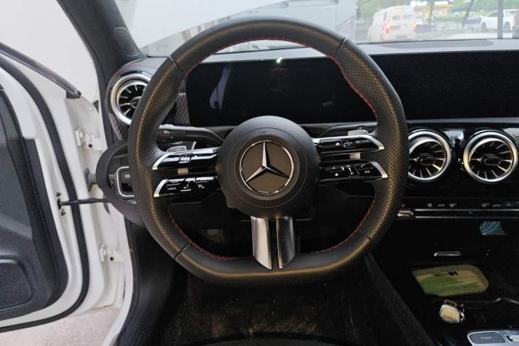 Used Mercedes-Benz A-Class 2025 A 200 L Fashion Model Steering Wheel