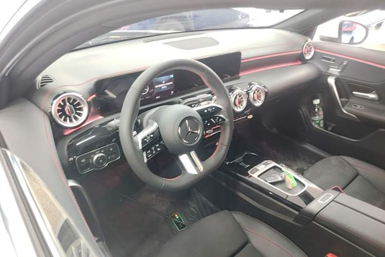 Used Mercedes-Benz A-Class 2025 A 200 L Fashion Model Steering Wheel