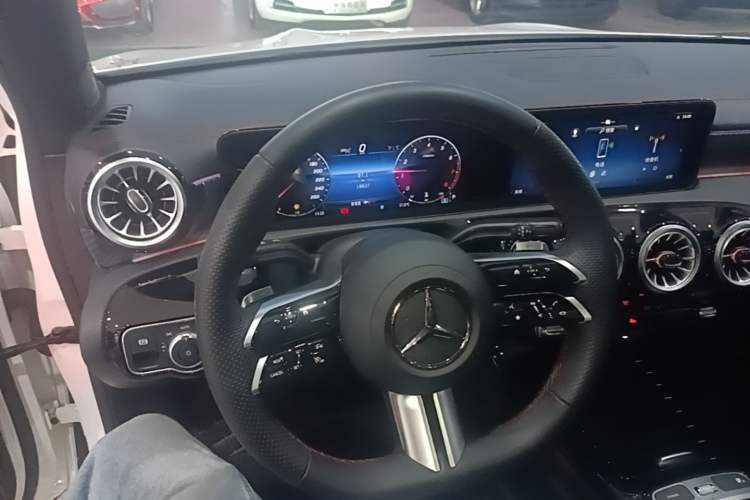 Used Mercedes-Benz A-Class 2025 A 200 L Fashion Model Steering Wheel