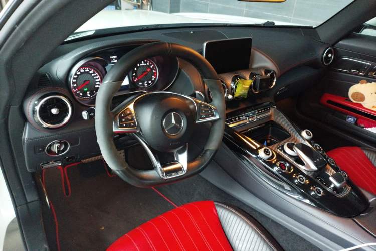 Used Mercedes-Benz AMG GT 2015 AMG GT S Center Console