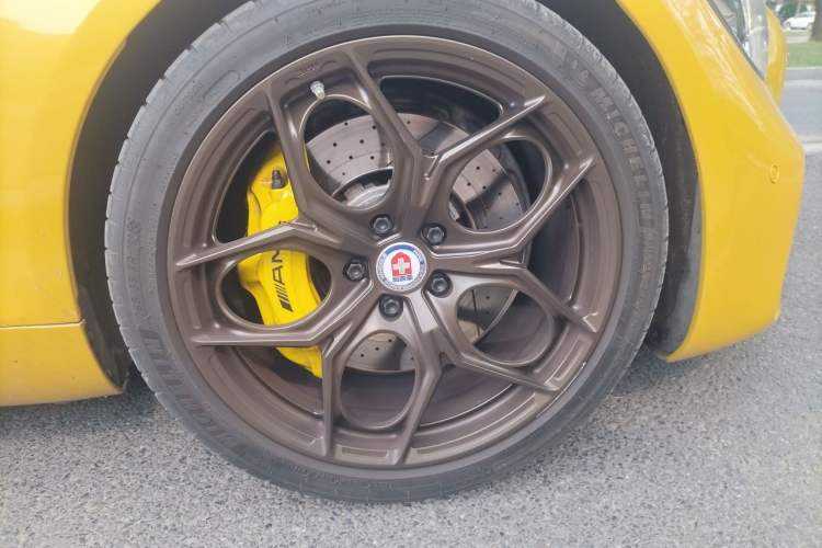 Used Mercedes-Benz AMG GT 2016 AMG GT Right Front Wheel Hub