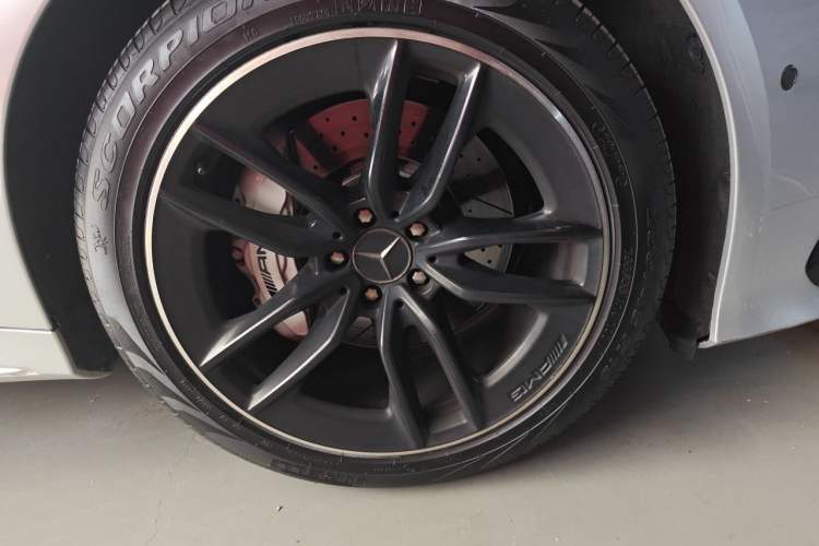 Used Mercedes-Benz AMG GT 2019 AMG GT 53 4MATIC+ Four-Door Coupe Right Front Wheel Hub